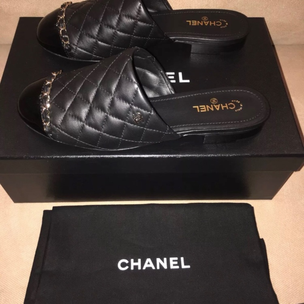 NIB Chanel Quilted Chain Mules Sz 37 - Picture 3 of 8